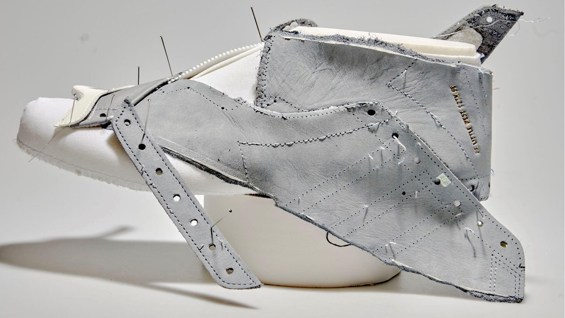 Original Adidas Yeezy Slides Resin Coconut Unisex Slippers.